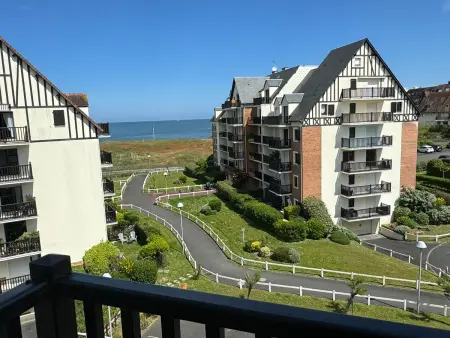 Appartement rénové 2 pièces, face mer, Cabourg - Photo 4