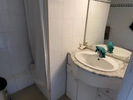 Appartement en duplex avec piscine, proche plage et piste cyclable à Urrugne - Photo 8