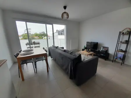 T2 moderne avec terrasse ensoleillée et parking au centre d'Anglet, proche des plages - Photo 1