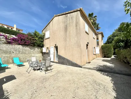 Appartement T3 avec Piscine Privée et Jardin à Porticcio, Près des Plages et de l'Aéroport - Photo 17