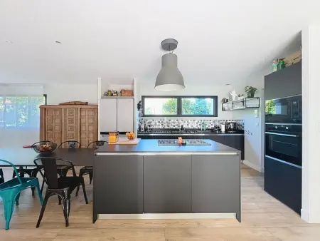 Villa moderne, 5 chambres, piscine privée, climatisation - 10 pers, Baho. - Photo 27
