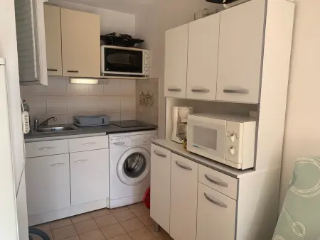 Location T2 Gruissan : Piscine, Parking, Clim, Proche Plage - Idéal Famille - Photo 4
