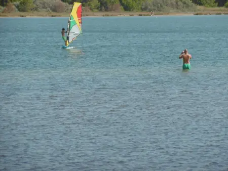 Location T2 Gruissan : Piscine, Parking, Clim, Proche Plage - Idéal Famille - Photo 7