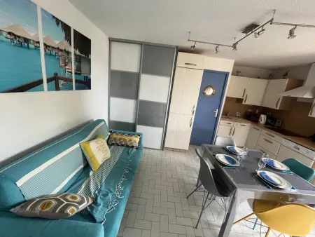 Gruissan: T3, 4 Pers, Piscine, Parking, Proche Commerce, Environnement Calme, Accès Plage - Photo 2