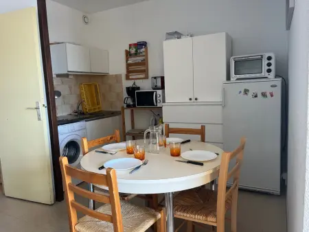 Gruissan: T2 Cabine, Piscine, Parking, Centre, 4/5 pers, Petit Budget - Photo 4