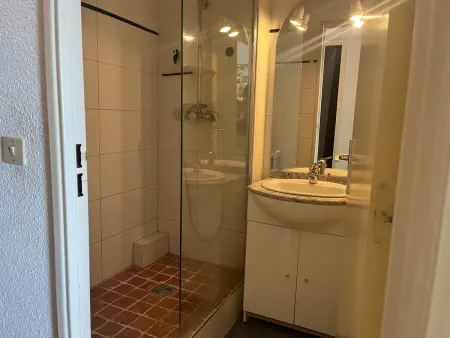 Gruissan: T2 Cabine, Piscine, Parking, Centre, 4/5 pers, Petit Budget - Photo 10