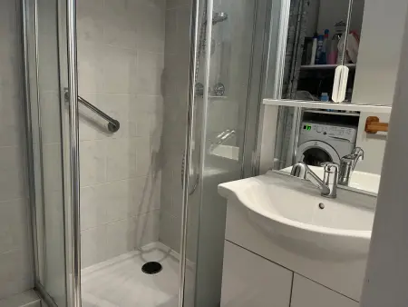 Appartement T2 moderne avec piscines, garage et proche plage - Gruissan - Photo 8