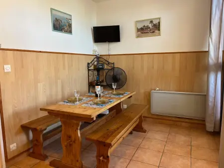 Studio Familial Piscine, Parking, Proche Plage - Idéal 4 pers, Budget Serré, Gruissan - Photo 2