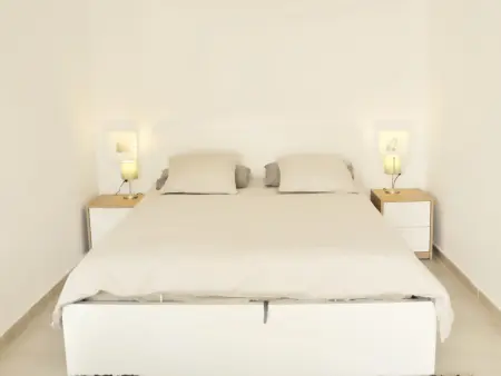 Spacieuse maison jumelée, proche plage, idéale familles, piscine, 3 chambres, terrasse, bien équipée - Photo 3