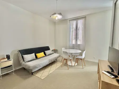 Appartement climatisé en centre-ville d'Ajaccio avec internet, proche des attractions et plage. - Photo 2