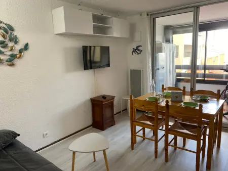 Studio Cabine avec Loggia, Parking, Proche mer, TV, Lave-Linge, 2 Vélos, Port Leucate, 4 Pers. - Photo 2
