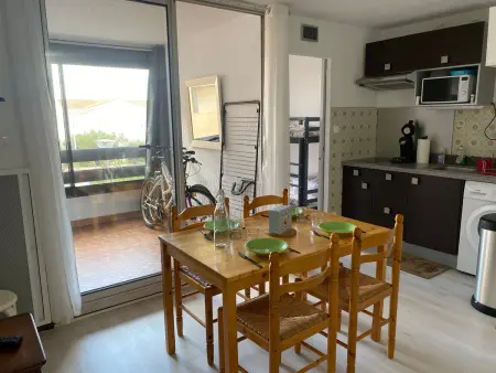 Studio Cabine avec Loggia, Parking, Proche mer, TV, Lave-Linge, 2 Vélos, Port Leucate, 4 Pers. - Photo 3