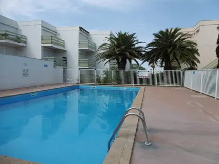 Studio Cabine à Port Leucate : 4 Pers, Piscine, Front de Mer, Terrasse, Parking - Photo 2