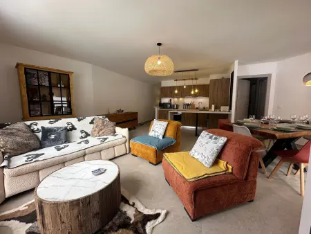 Appartement Chaleureux 95m² - Animaux Bienvenus, Parking, Proche Pistes - Photo 1