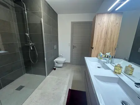 Appartement Chaleureux 95m² - Animaux Bienvenus, Parking, Proche Pistes - Photo 15