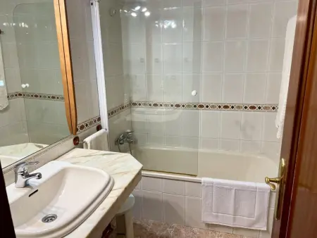 Appartement à Córdoba : Piscine, garage et quartier commerçant - Photo 9