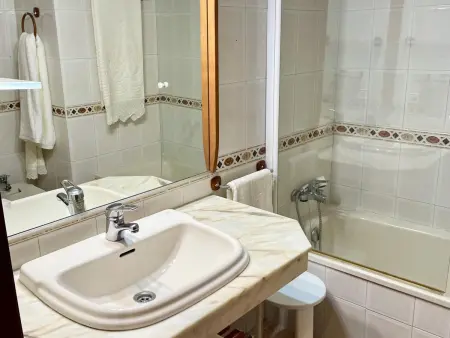 Appartement à Córdoba : Piscine, garage et quartier commerçant - Photo 10