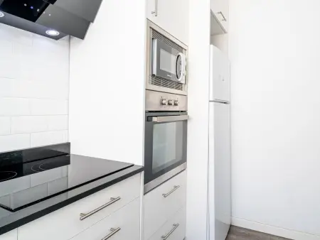 Charmant appartement proche vieille ville avec parking, services à proximité - Photo 11