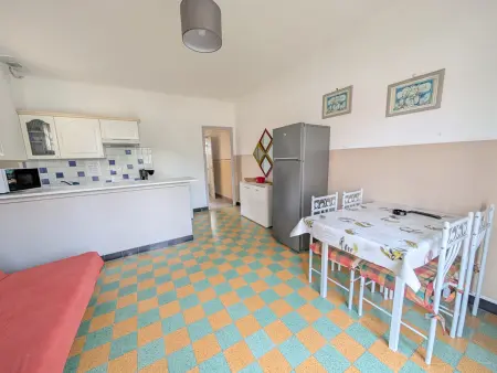 Port-la-Nouvelle : T2 proche plage, terrasse, parking, clim, BBQ, lave-linge, 4 pers, classé 2* - Photo 4