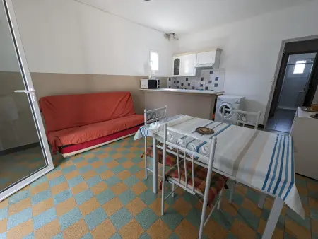 Port-la-Nouvelle : T2 proche plage, terrasse, parking, clim, BBQ, lave-linge, 4 pers, classé 2* - Photo 5