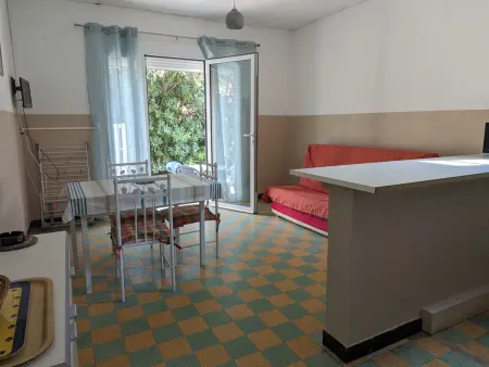Port-la-Nouvelle : T2 proche plage, terrasse, parking, clim, BBQ, lave-linge, 4 pers, classé 2* - Photo 7