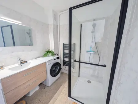 Appartement T2 Front de Mer avec Balcon et Parking – Confort et Activités à Proximité - Photo 7