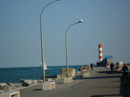 Appartement T2 Front de Mer avec Balcon et Parking – Confort et Activités à Proximité - Photo 14