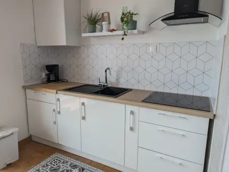 Bel appartement T2 climatisé avec piscine et parking à 250m de la plage - Photo 9