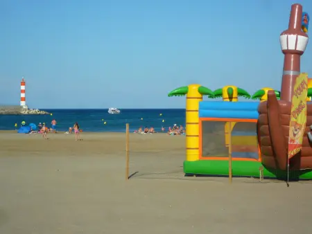 Bel appartement T2 climatisé avec piscine et parking à 250m de la plage - Photo 19