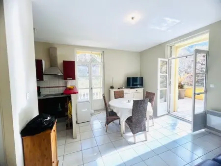 Charmant F2 avec balcon, centre-ville, 2 pers, proche cures, animaux admis - Photo 1
