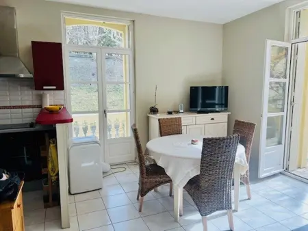 Charmant F2 avec balcon, centre-ville, 2 pers, proche cures, animaux admis - Photo 5
