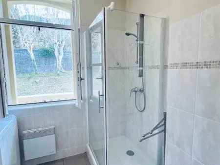 Charmant F2 avec balcon, centre-ville, 2 pers, proche cures, animaux admis - Photo 6
