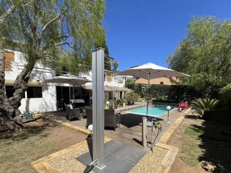 Bas de villa avec piscine privée, grande terrasse, proche village et plage, BBQ, terrain de pétanque - Photo 2