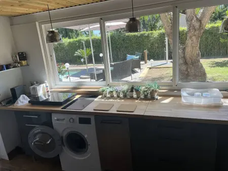 Bas de villa avec piscine privée, grande terrasse, proche village et plage, BBQ, terrain de pétanque - Photo 7