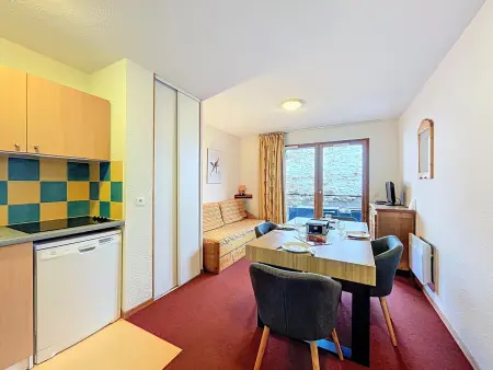 Appartement lumineux, accès ski aux pieds, balcon - Photo 4