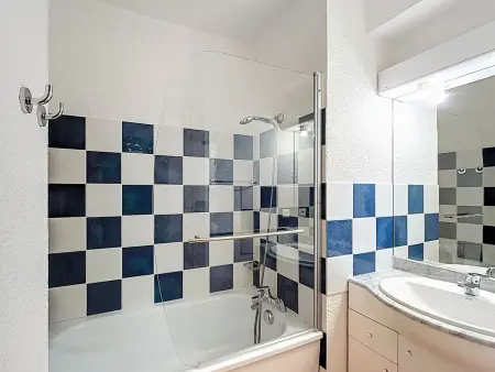 Appartement lumineux, accès ski aux pieds, balcon - Photo 10
