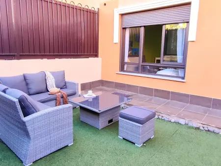 Refuge en Bord de Mer avec Patio et Espace de Travail Équipé - Photo 3