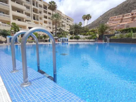 Studio confortable avec piscine commune et jardin à Los Cristianos - Photo 2