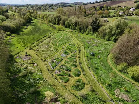 Chaumière typique avec cheminée et jardin, animaux acceptés - Photo 7