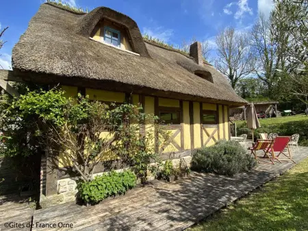 Chaumière typique avec cheminée et jardin, animaux acceptés - Photo 8