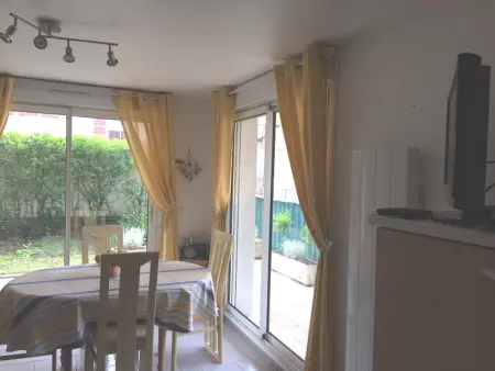 Appartement 3 pièces avec terrasse, parking proche plage - Photo 9