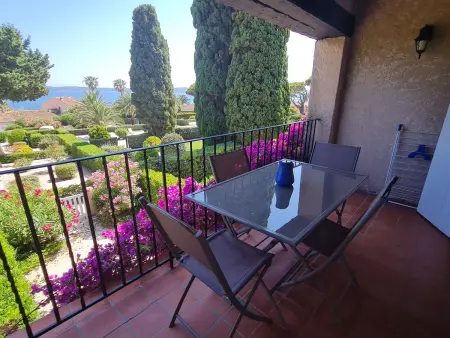 Appartement avec mezzanine et piscine, animaux acceptés, parking privé à Sainte-Maxime - Photo 23