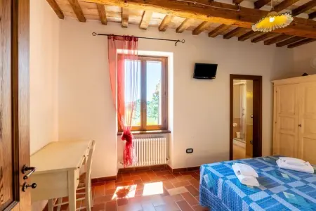Iris, Ferme italienne avec piscine - Photo 12