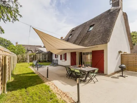Chaumière au calme avec terrasse, à 9 km des plages, 3 chambres, parking privé et équipements bébé. - Photo 1
