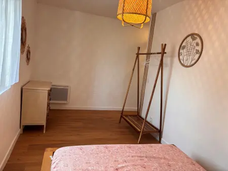 Chaumière au calme avec terrasse, à 9 km des plages, 3 chambres, parking privé et équipements bébé. - Photo 5