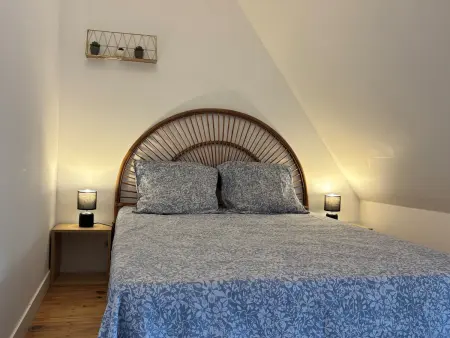 Chaumière au calme avec terrasse, à 9 km des plages, 3 chambres, parking privé et équipements bébé. - Photo 10