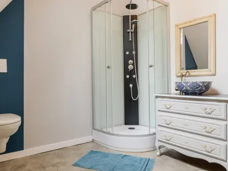 Chaumière au calme avec terrasse, à 9 km des plages, 3 chambres, parking privé et équipements bébé. - Photo 12