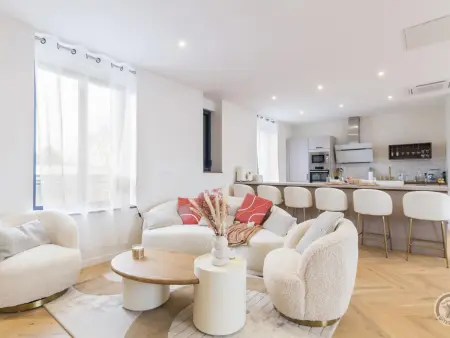 Maison élégante avec sauna et spa, proche gare et commerces - Photo 1