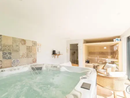 Maison élégante avec sauna et spa, proche gare et commerces - Photo 2