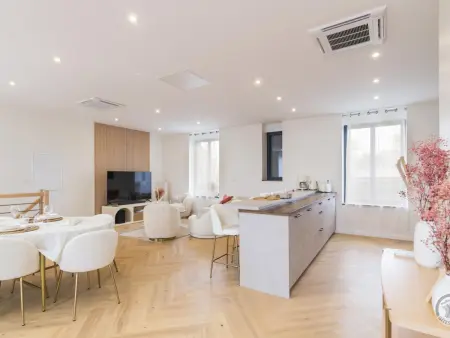 Maison élégante avec sauna et spa, proche gare et commerces - Photo 5